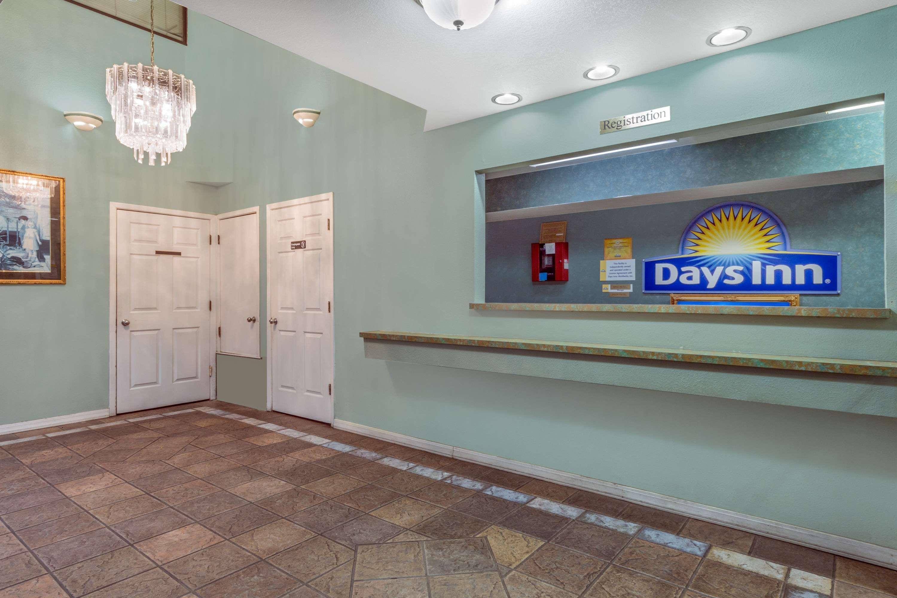Days Inn Windcrest By Wyndham San Antonio Buitenkant foto