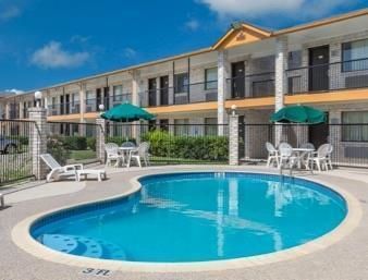 Days Inn Windcrest By Wyndham San Antonio Buitenkant foto