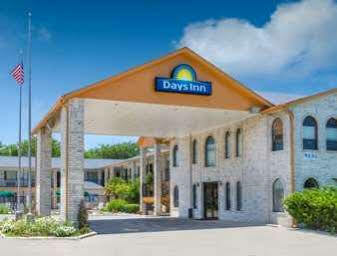 Days Inn Windcrest By Wyndham San Antonio Buitenkant foto